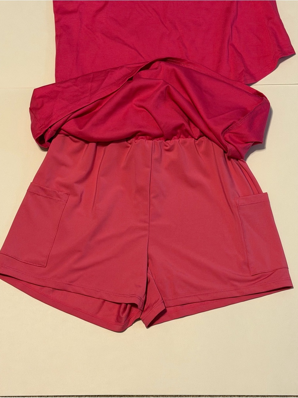 Set Pink Activewear set
Size XS NWT
Skirt has built-in shorts Gym - Picture 4 of 9